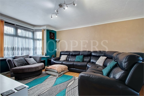 28, Chipstead Gardens, London photo 3