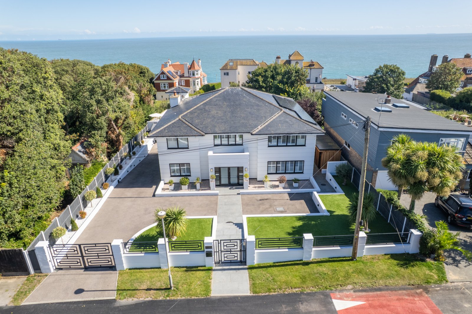 2 bedroom flat for sale in London