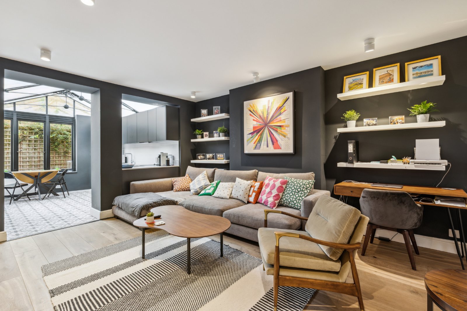 2 bedroom flat for sale 0