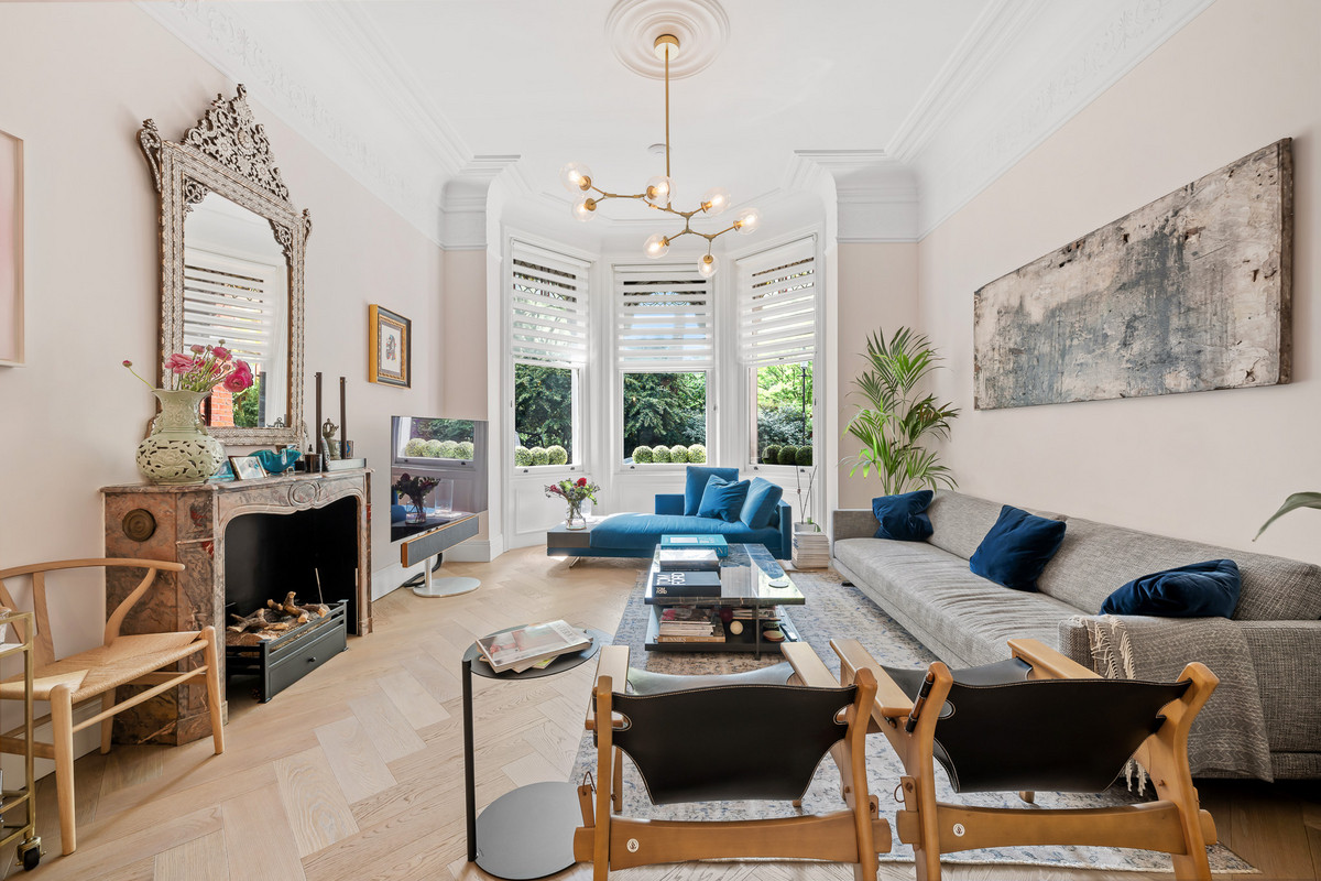 3 bedroom flat for sale