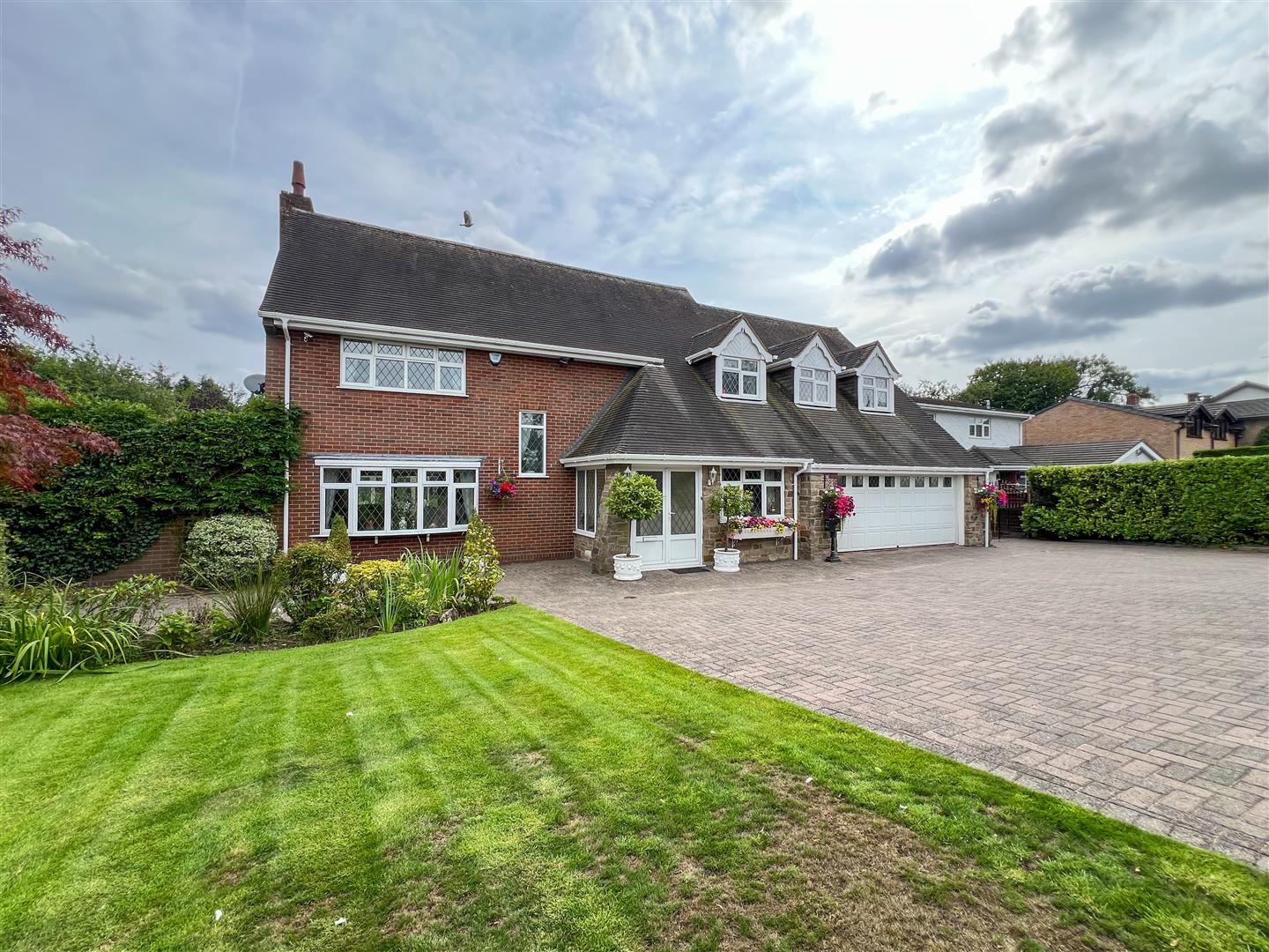 4 bed detached house for sale in Stoke-On-Trent ST2 – £580,000