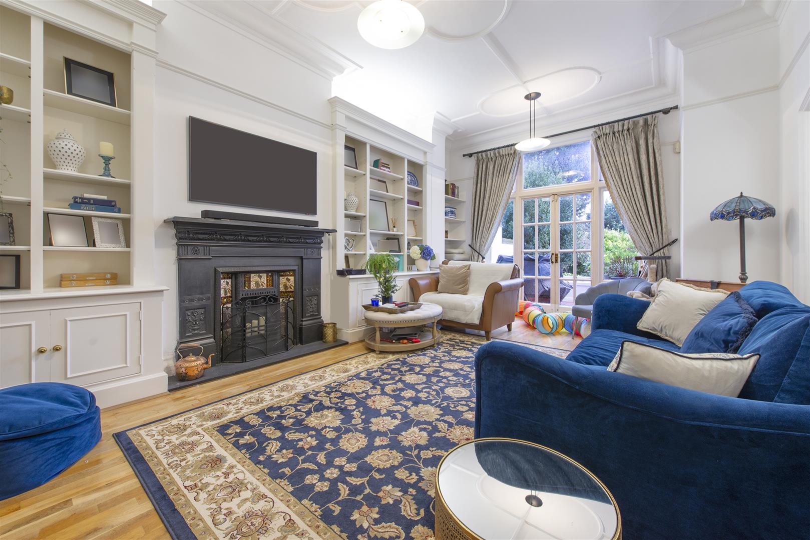 3 bedroom flat for sale 0