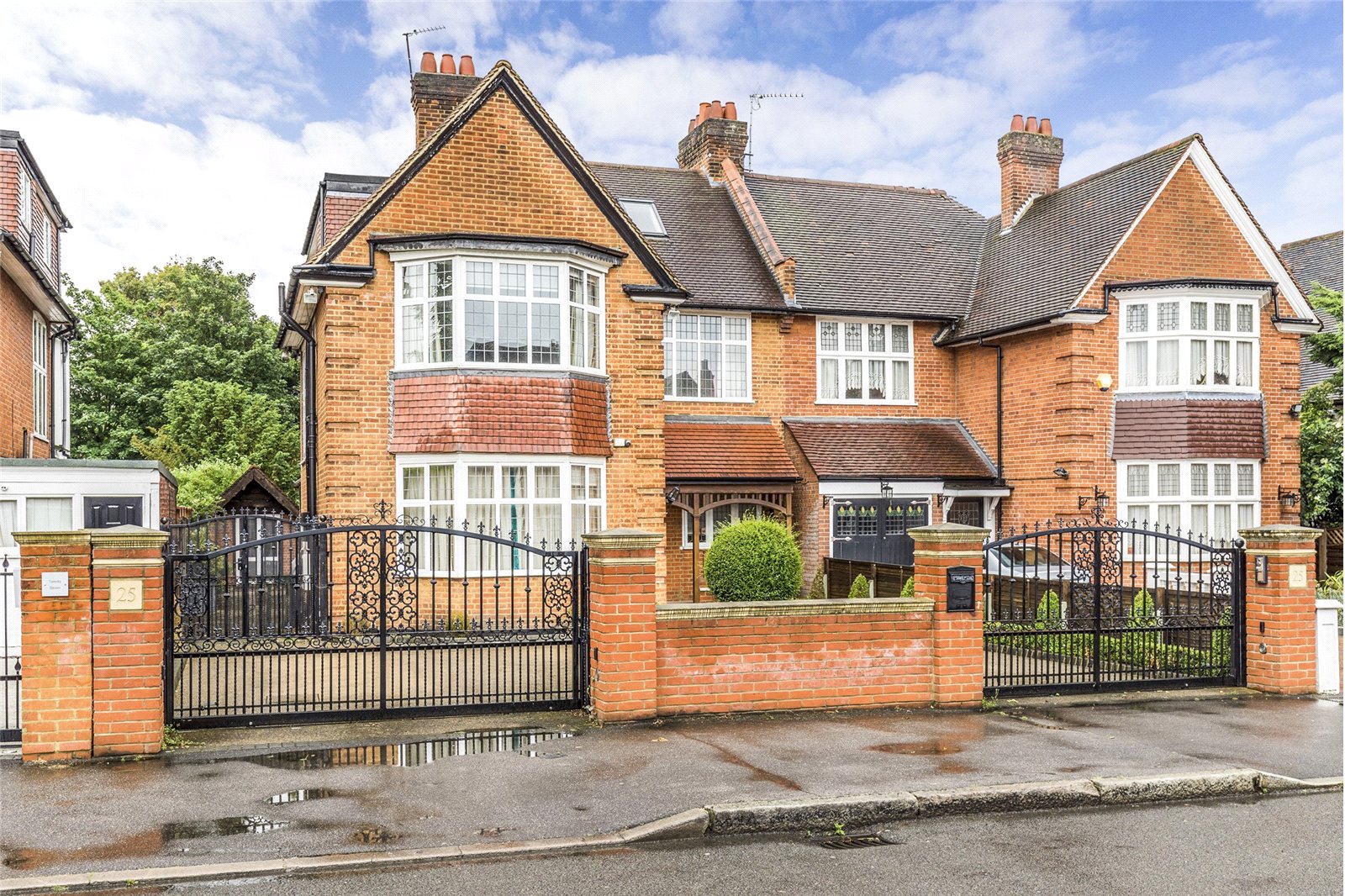 25, Malford Grove, London photo 2