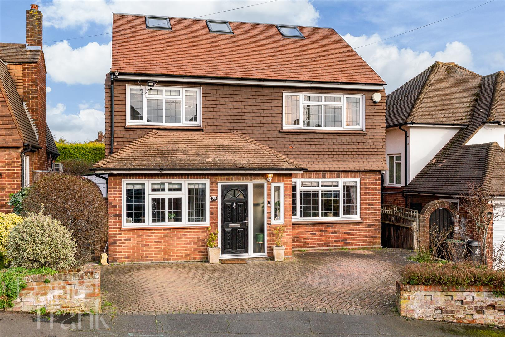 5 bedroom detached house for sale 0