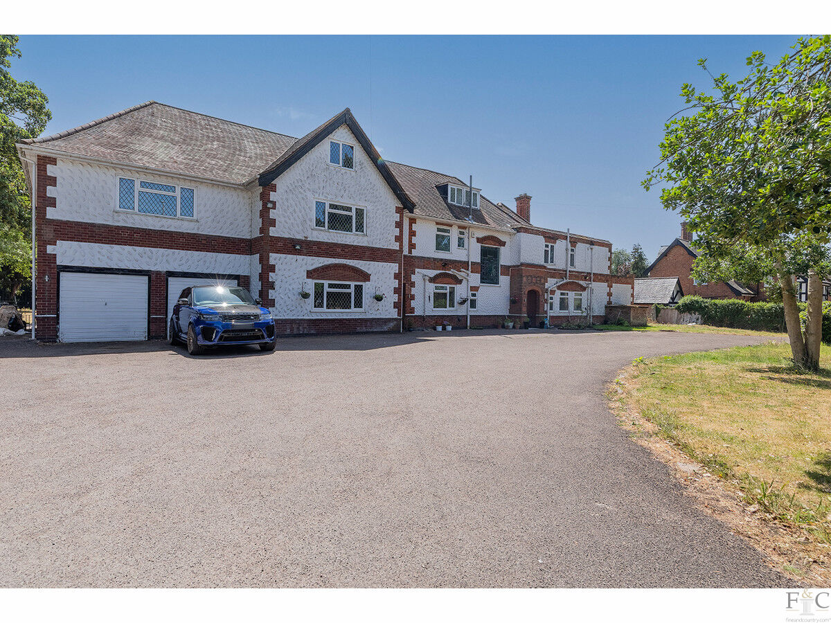 7 bedroom detached house for sale 0