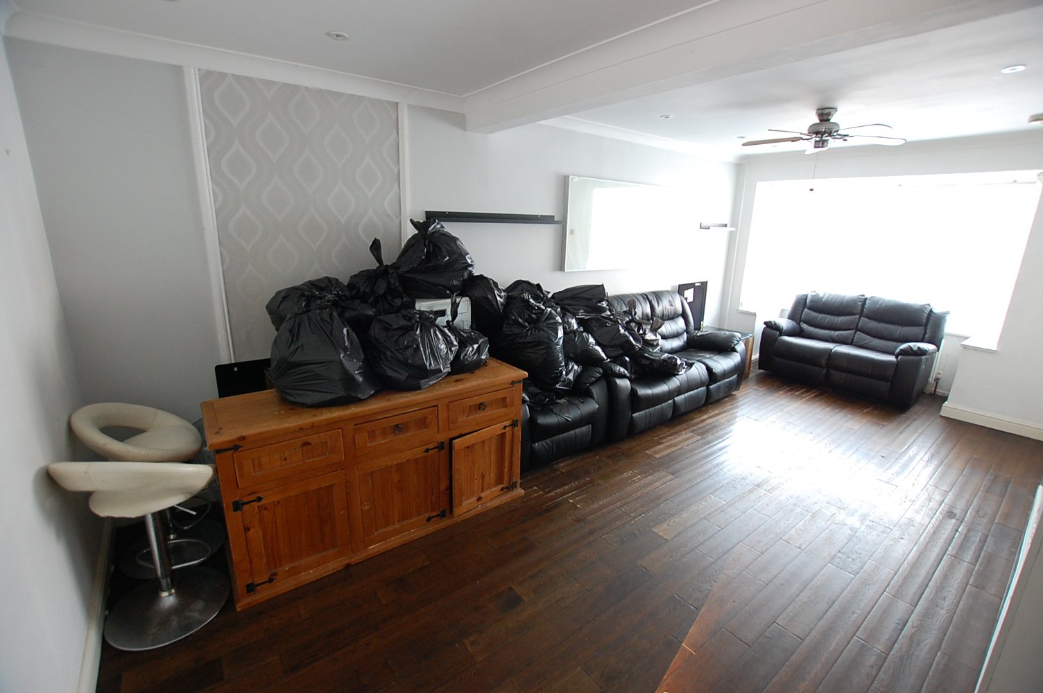30, Glenmore Drive, Manchester photo 4