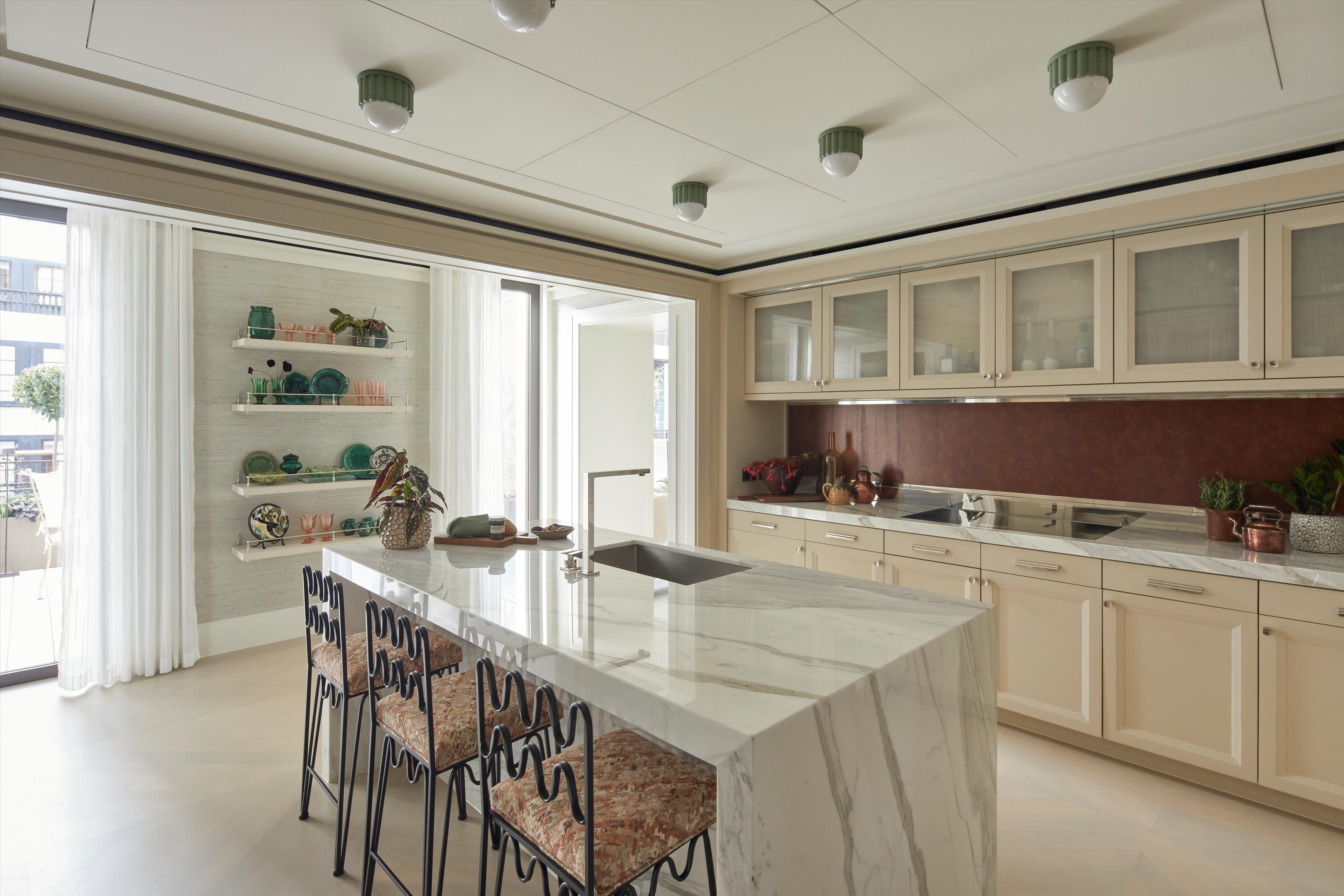 4 bedroom flat for sale 0