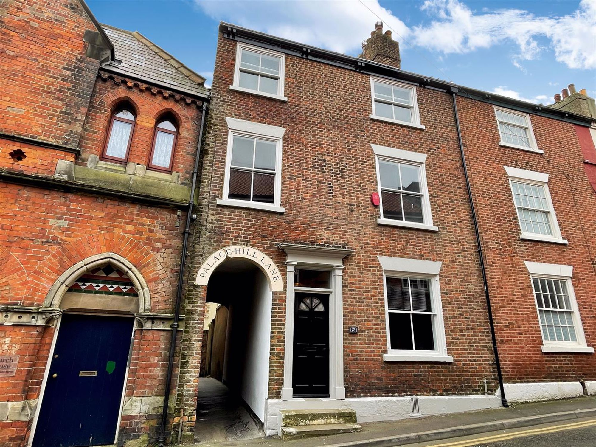 5-bed house on 31 St. Sepulchre Street, Scarborough, £280,000
