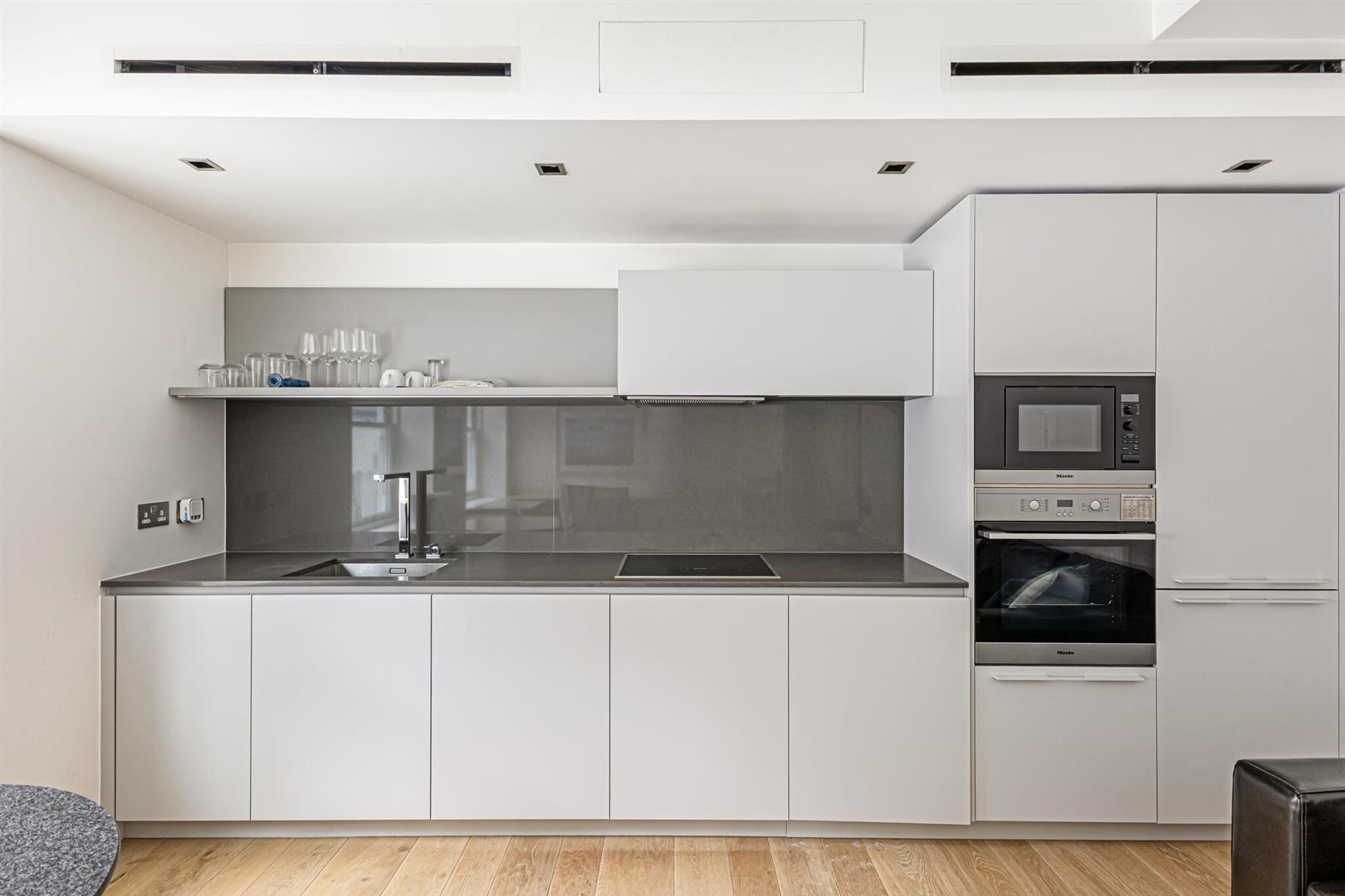 Apartment 14, 29, Essex Street, London photo 4