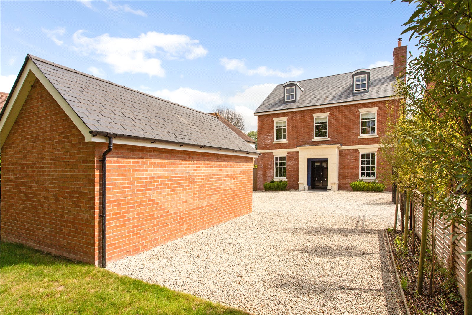 7 bedroom country house for sale in Gloucester