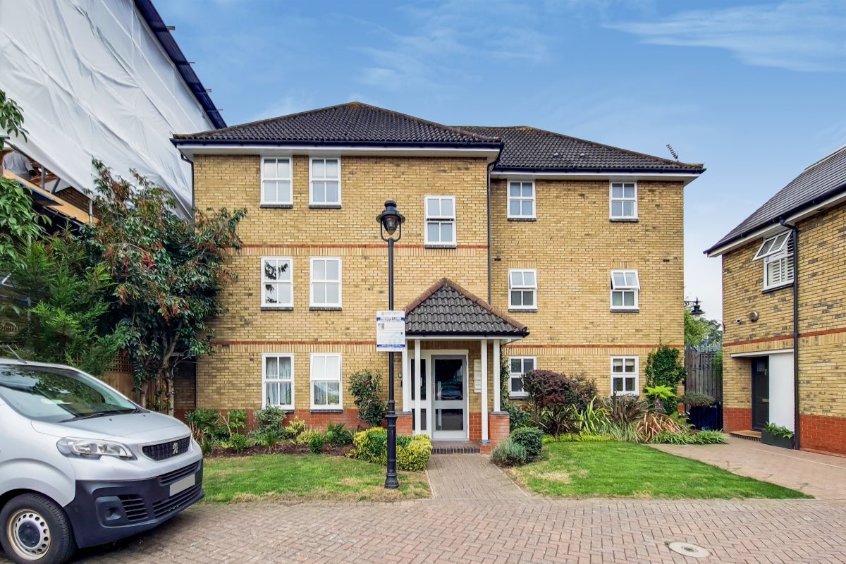 Free property report 29, Alfred Close, London, W4 5UW Chimnie