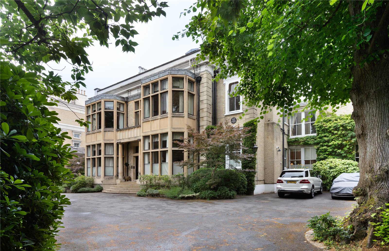 5 bedroom flat for sale 0