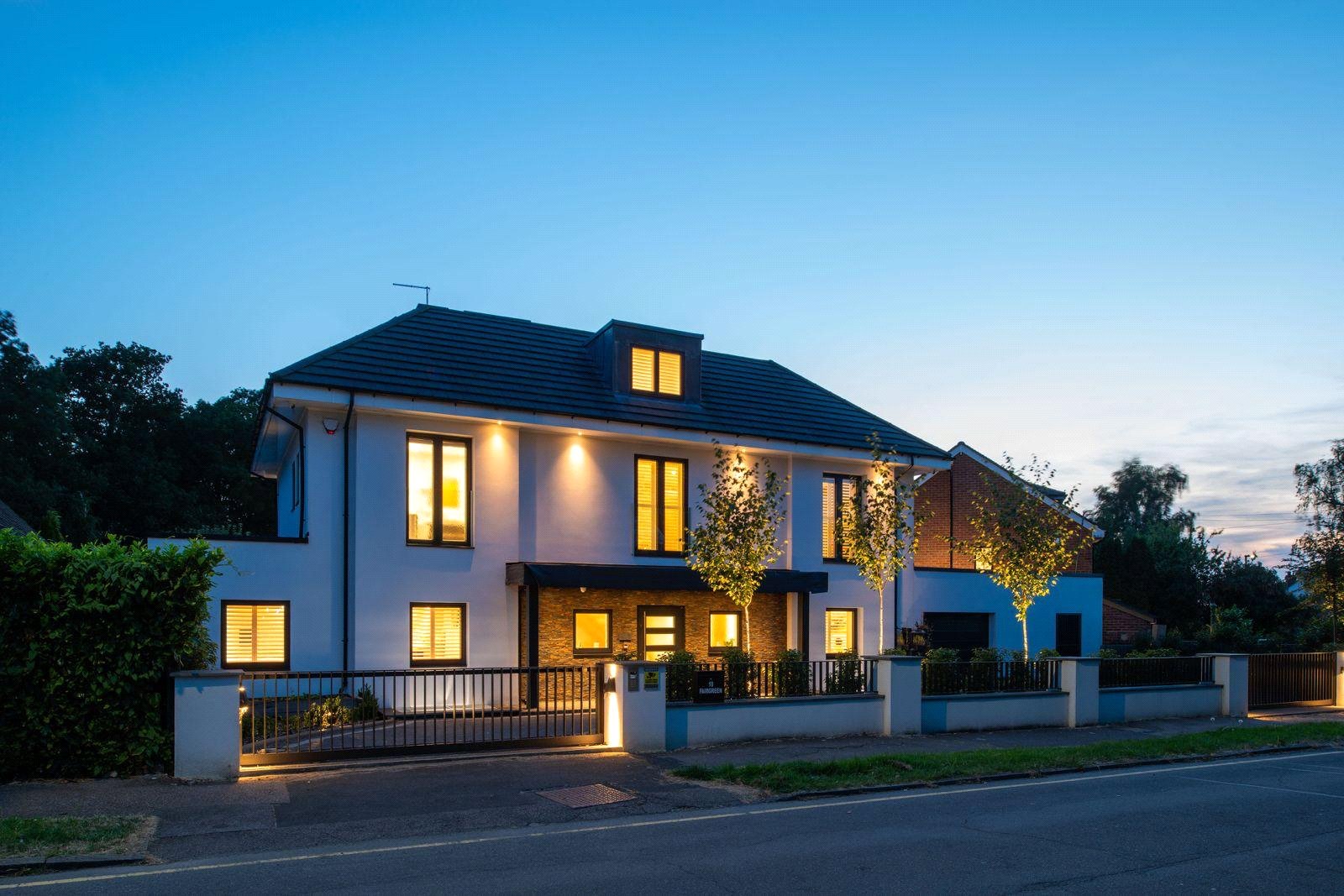 5 bedroom detached house for sale 0