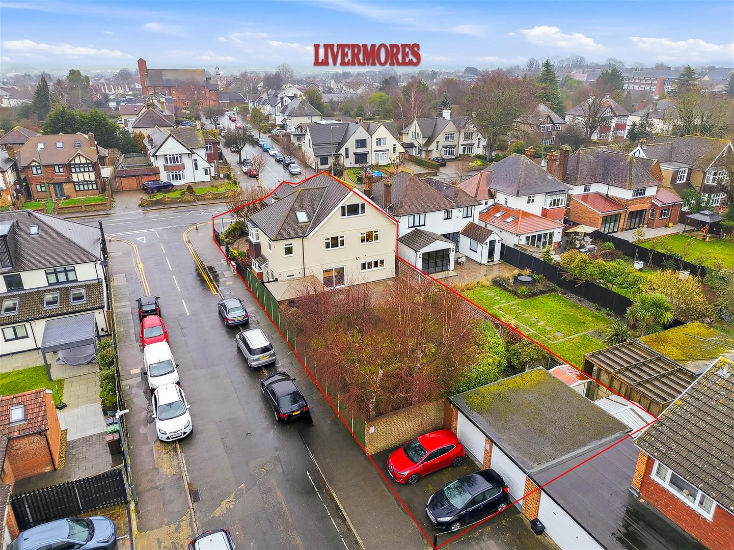 6 bedroom detached house for sale 0