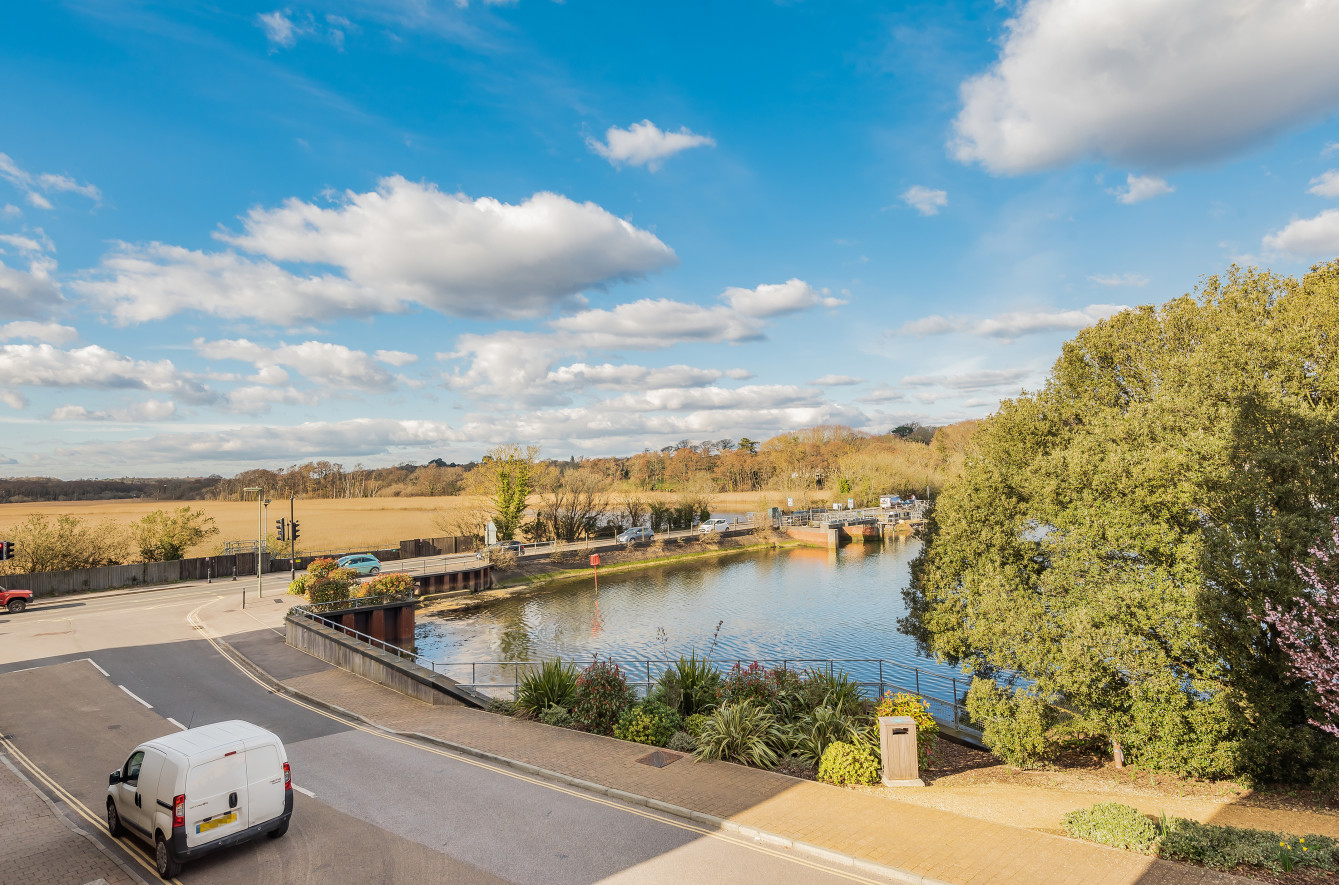 12, Almansa Way, Lymington photo 2
