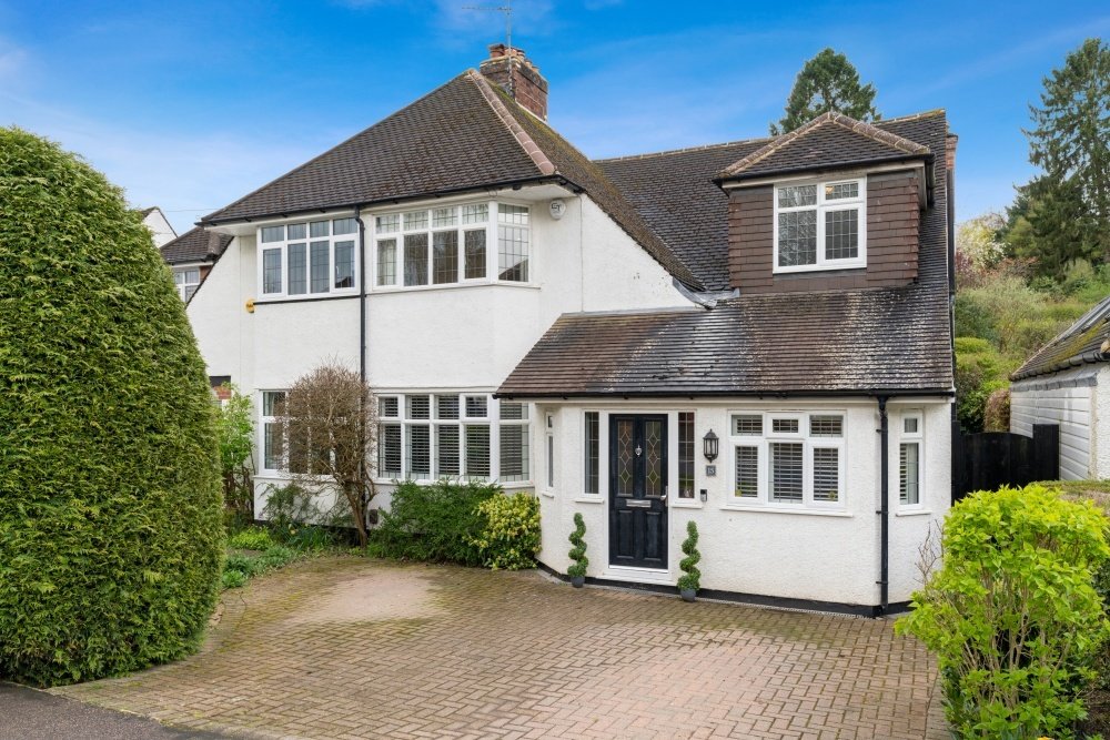 4 bedroom detached house for sale in London