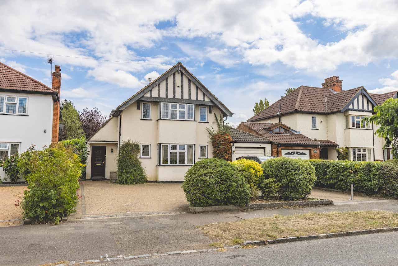 3 bedroom flat for sale