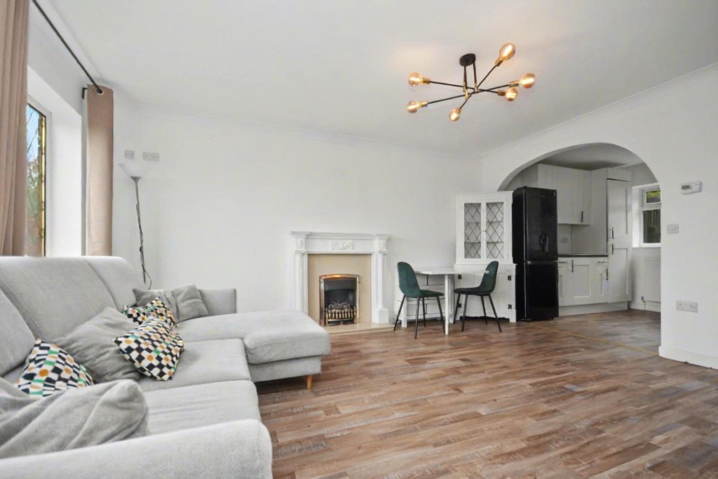 33, Wheelwright Close, West Yorkshire photo 3