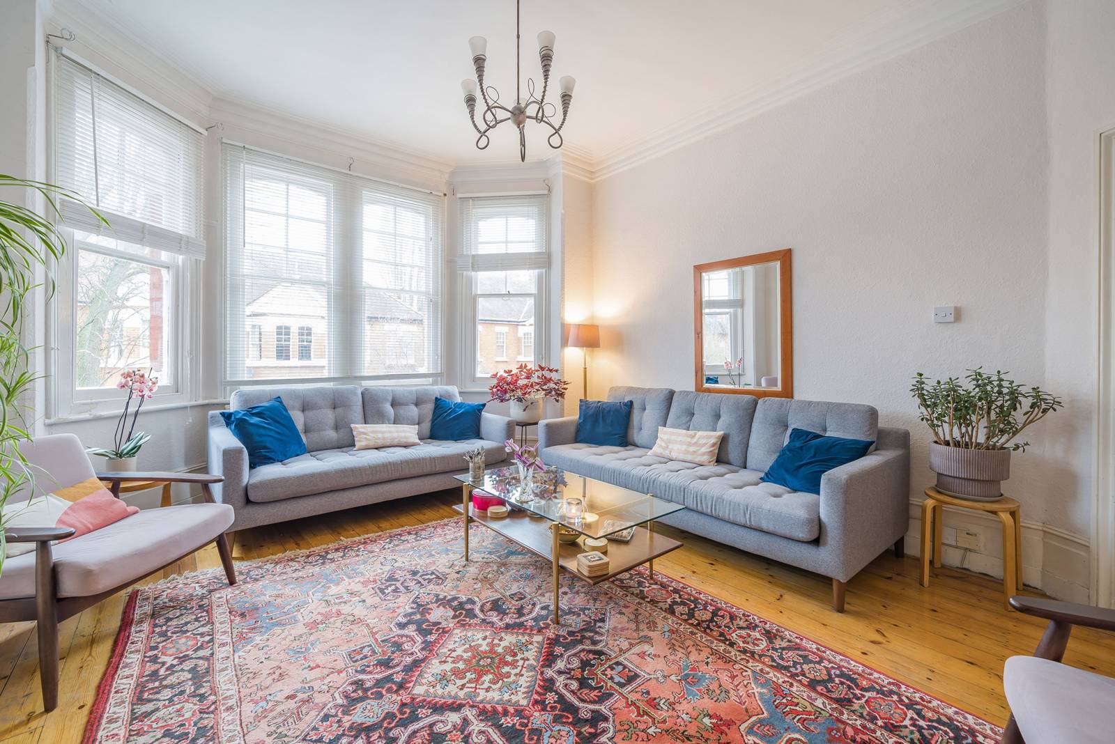 6 bedroom flat for sale 0