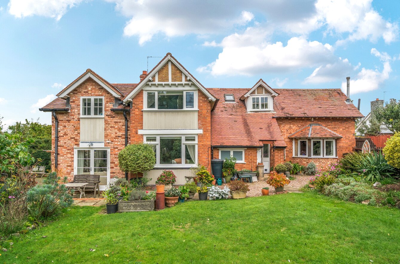 3 bedroom flat for sale in London