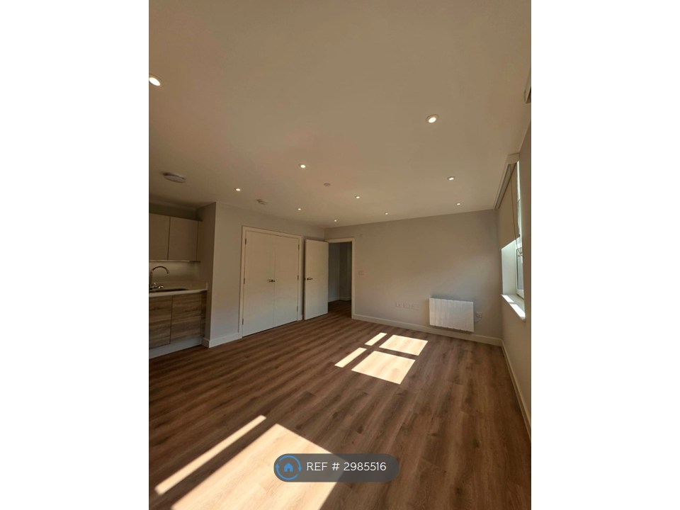 1-bed flat on Flat, Richmond House Richmond Hill, Bournemouth, £1,100/mo