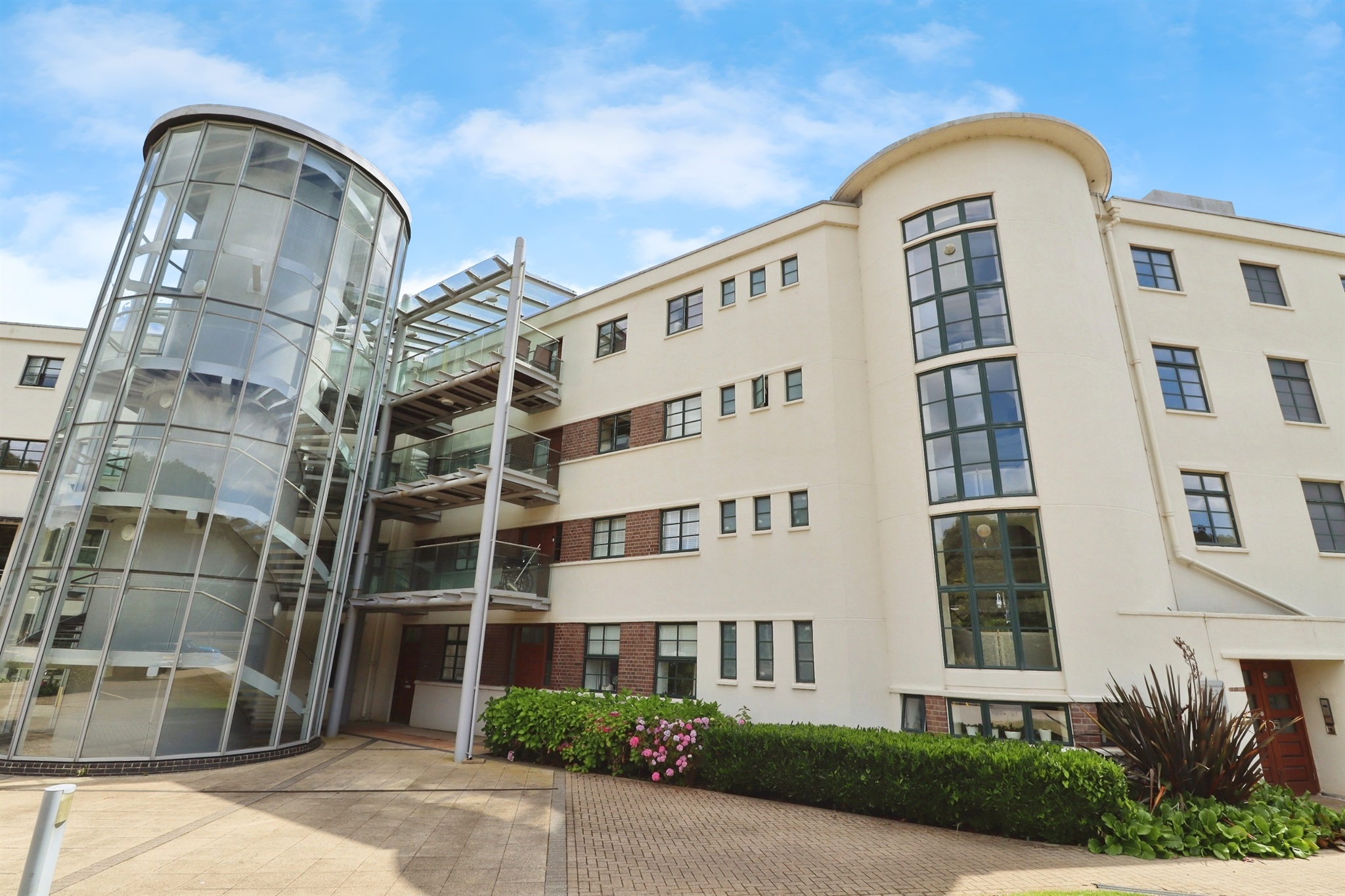 2-bed flat on Apartment 311, Woodlands, Hayes Road, Penarth, £160,000