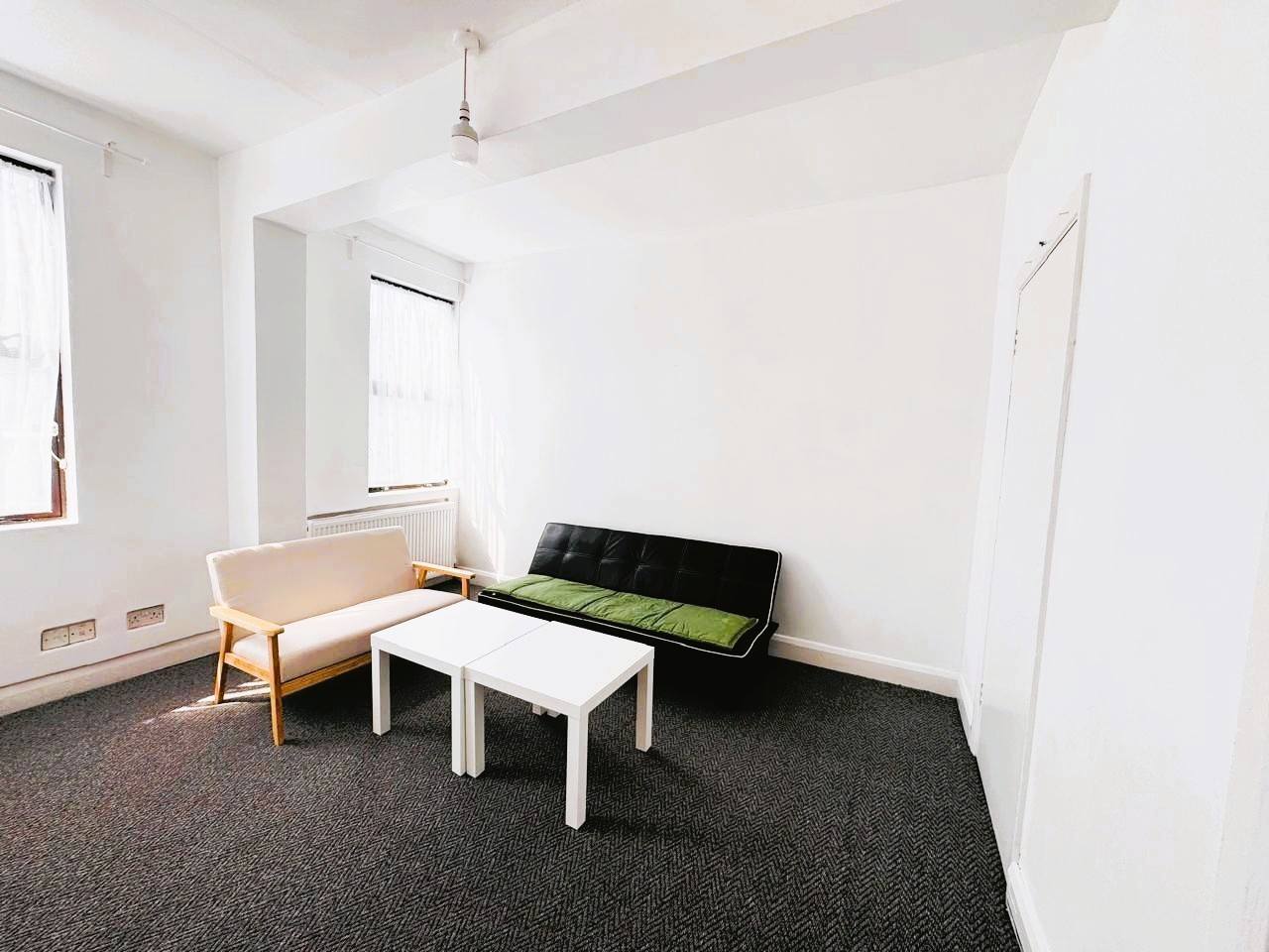 Flat 1st Flr, 43a King Street, SOUTHALL photo 5