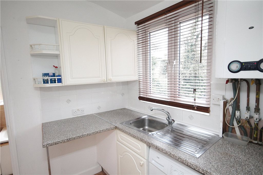 2 Bedrooms Terraced house to rent in Holmesdale Road, London SE25