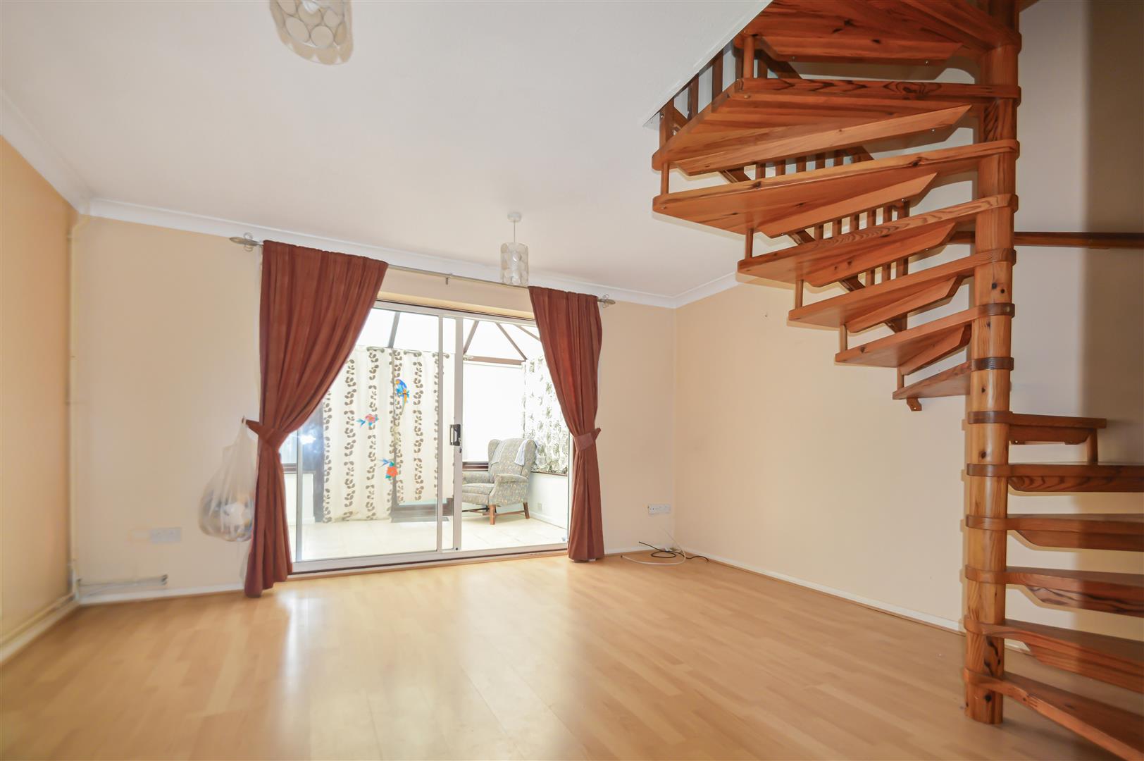 27, Shardlow Close, Haverhill photo 4