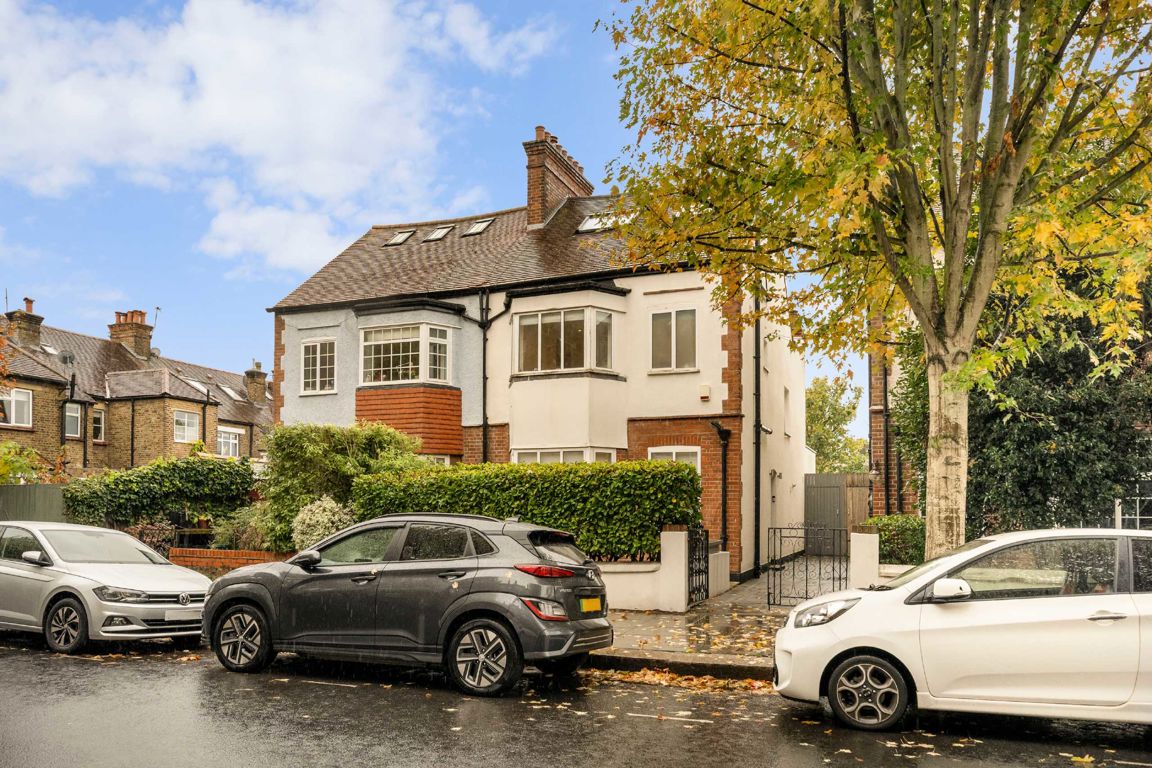 4 bedroom property for sale 0