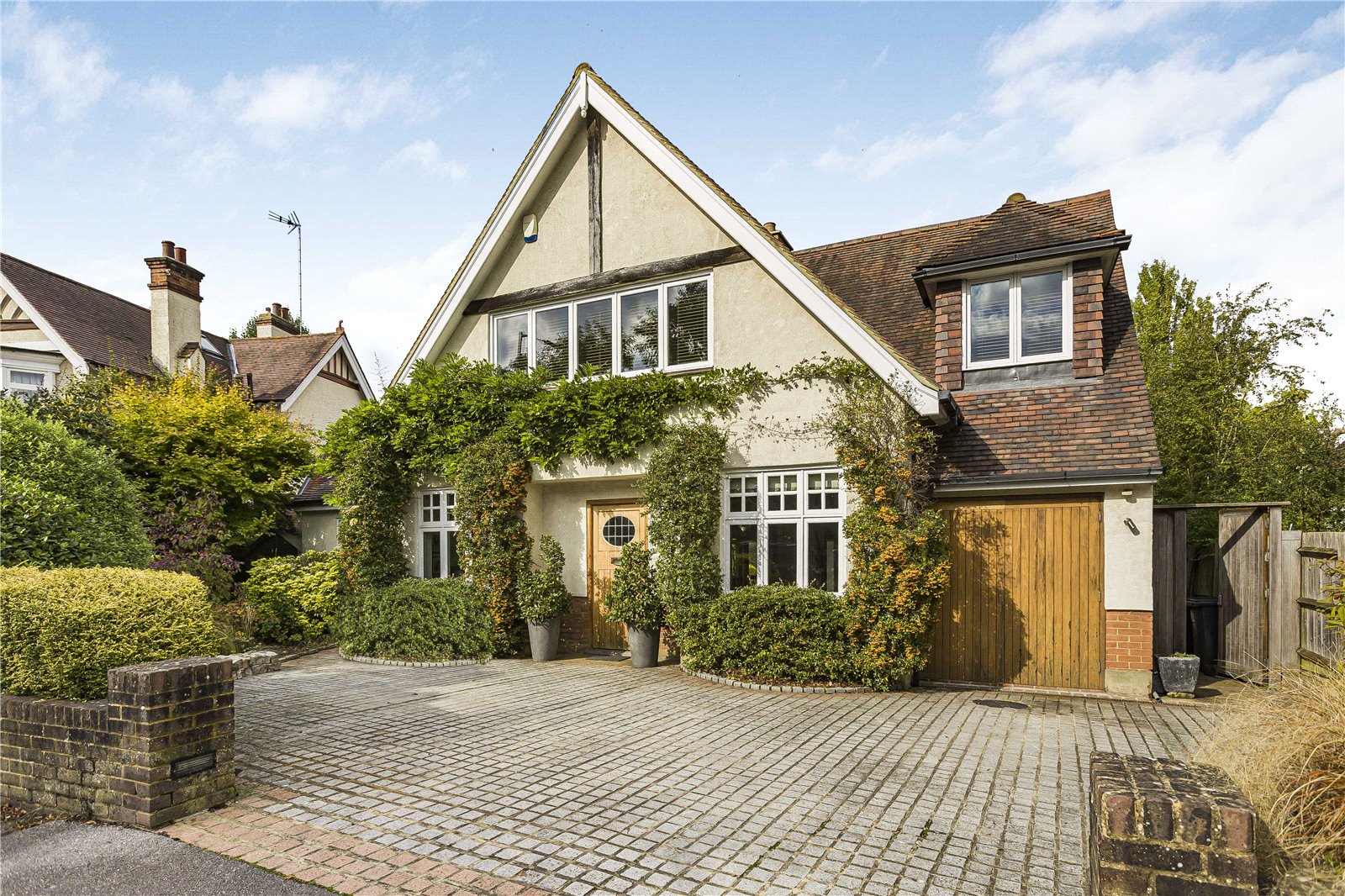 4 bedroom detached house for sale 0