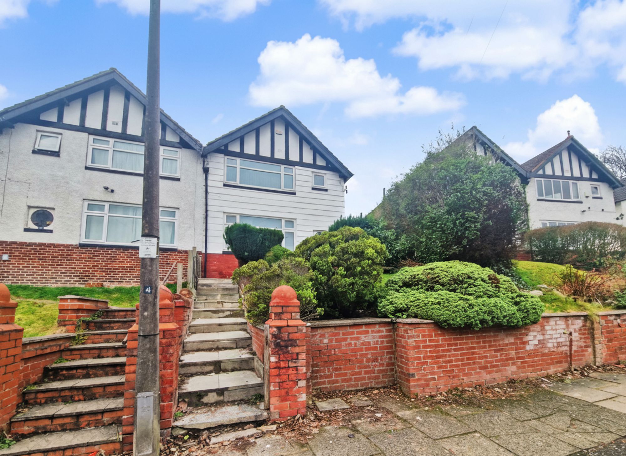 19 Lichfield Drive, Manchester photo 2