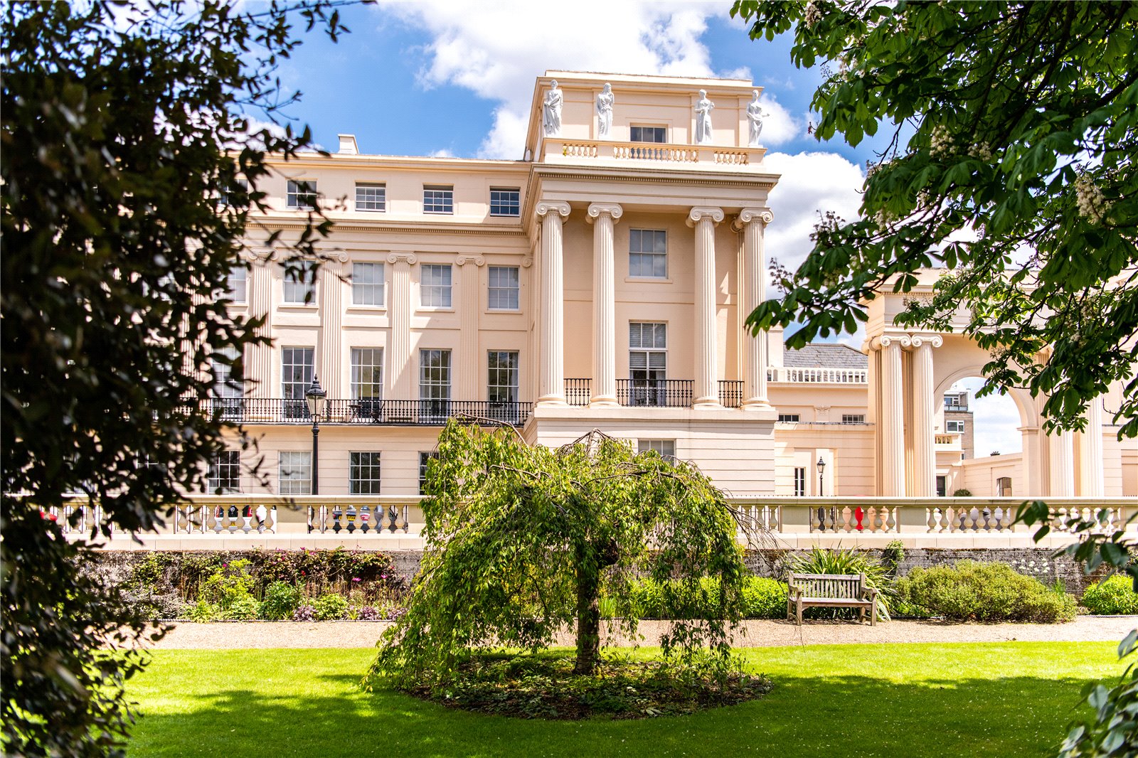 3 bedroom flat for sale 0