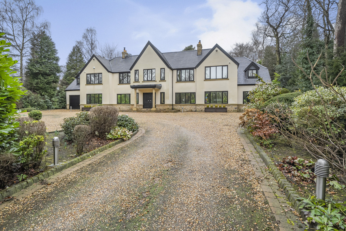 7 bedroom detached house for sale 0