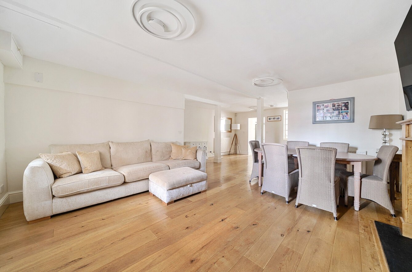 5 bedroom semi-detached house for sale 0