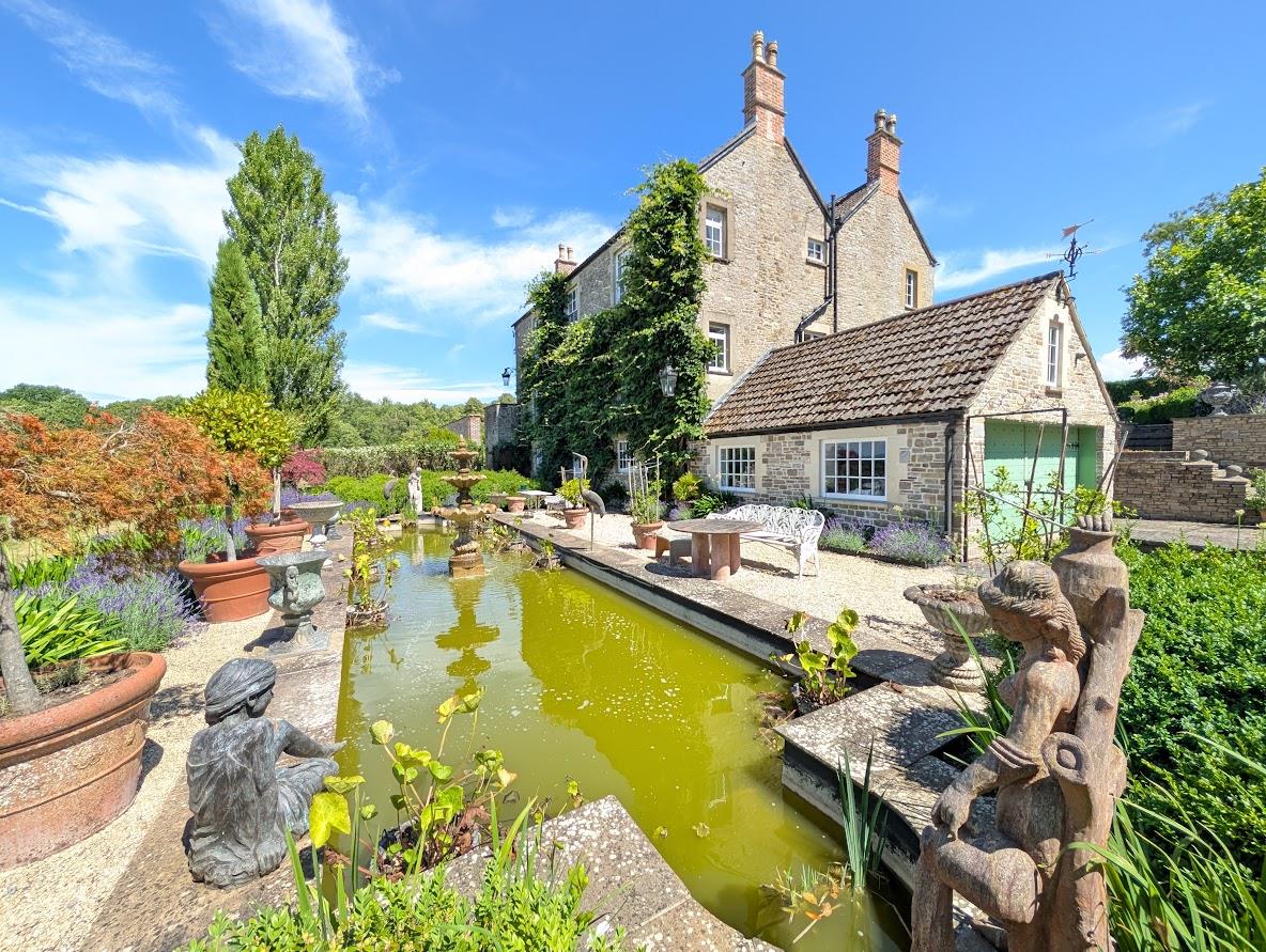 6 bedroom property for sale 0