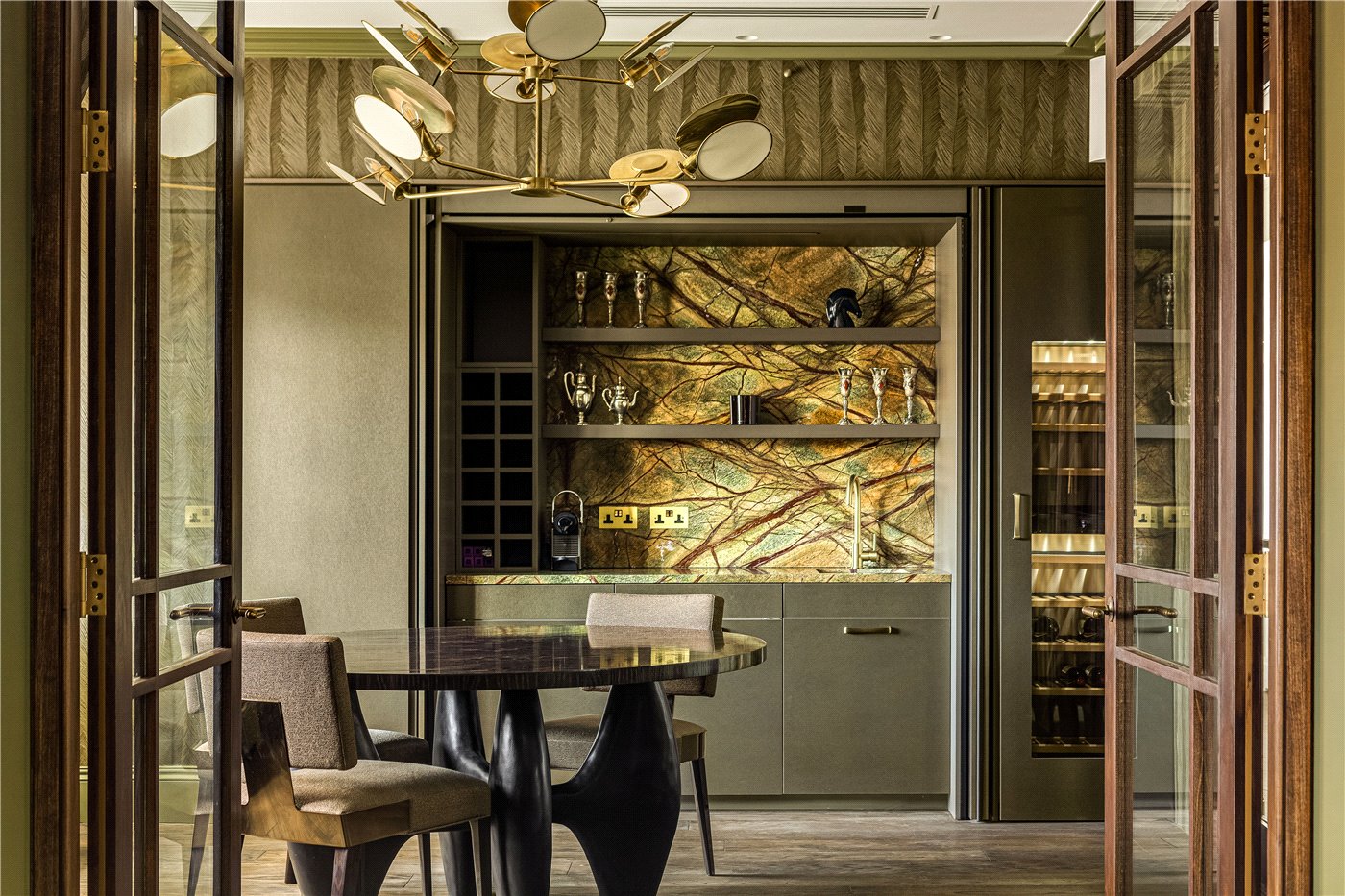 3 bedroom flat for sale 0