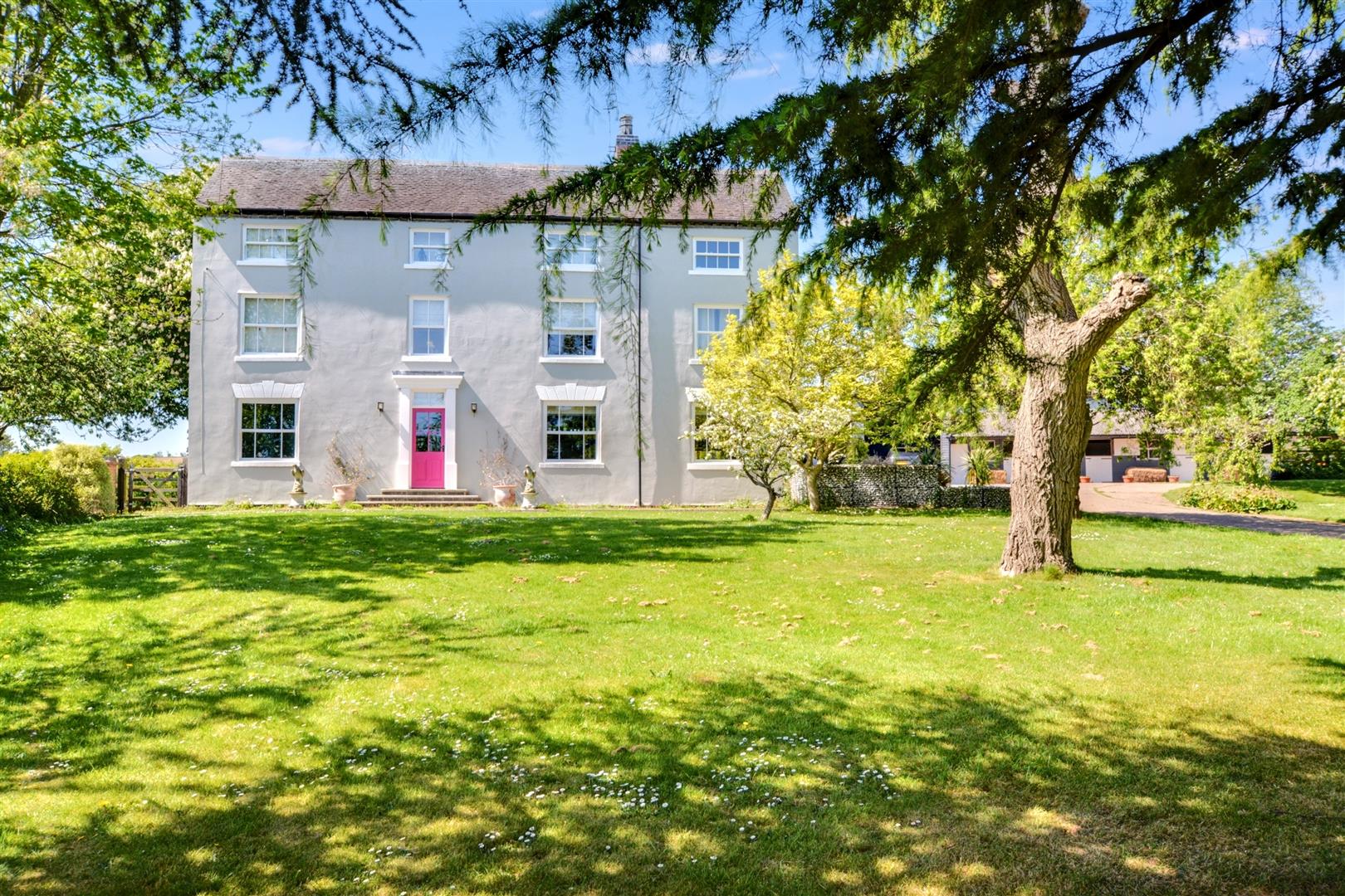 7 bedroom detached house for sale 0