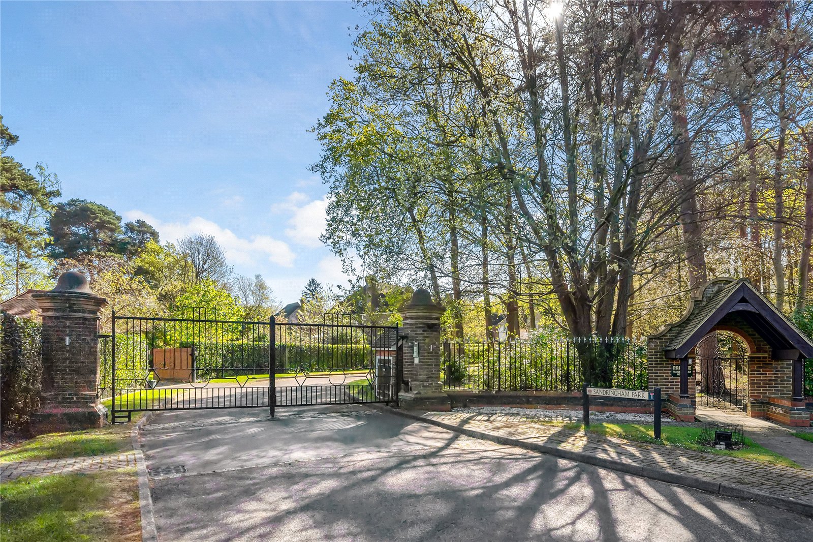 5 bedroom detached house for sale 0