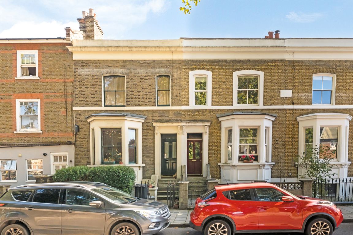 3 bedroom maisonette for sale 0