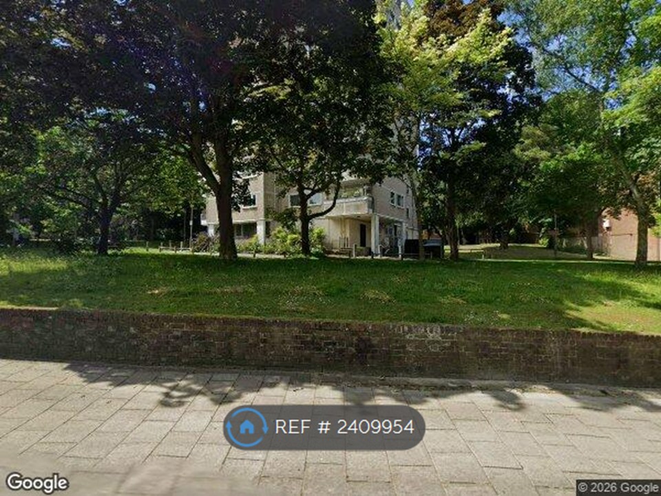Blendworth Point Wanborough Drive, London photo 2