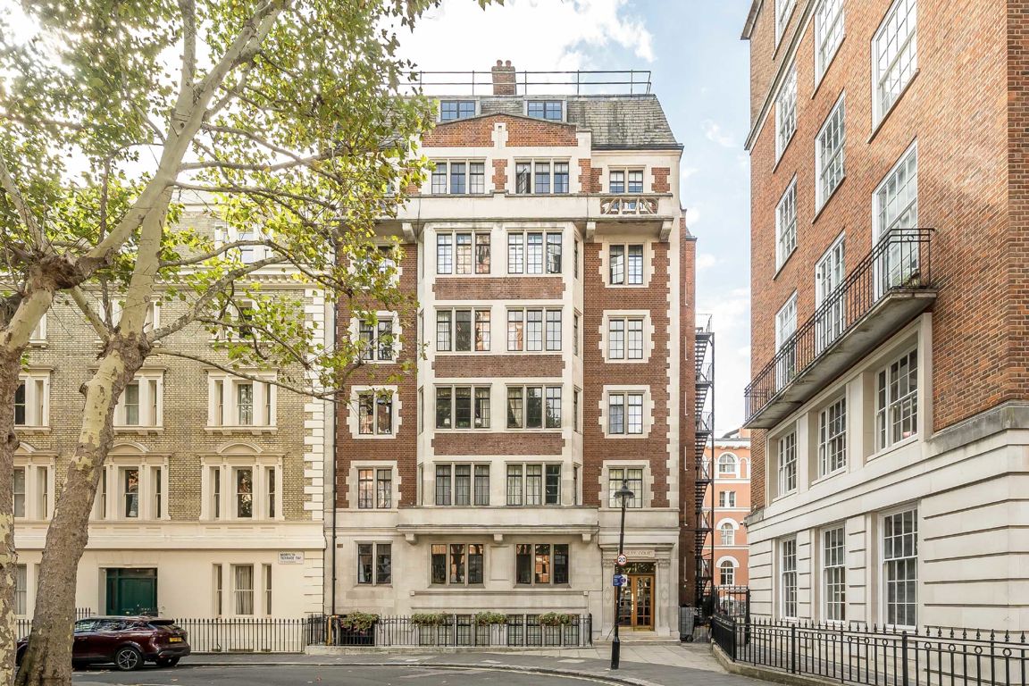 Studio flat on Flat 41, Ashley Court, Morpeth Terrace, London, £1,751/mo