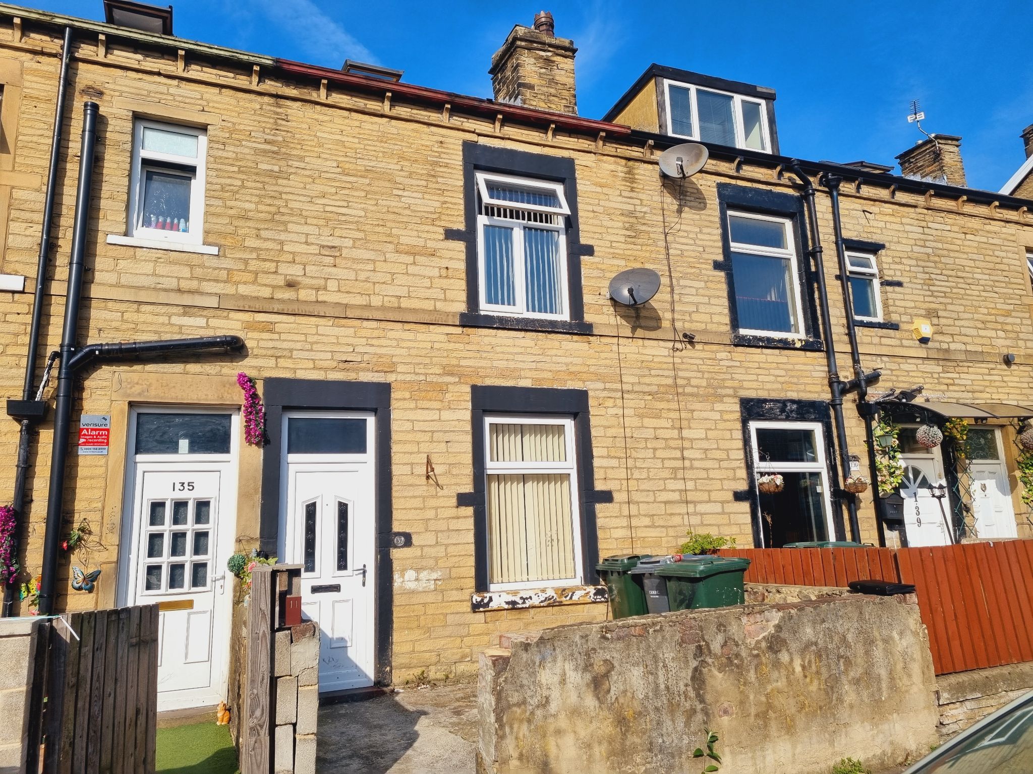 137 Gladstone Street, Bradford photo 5