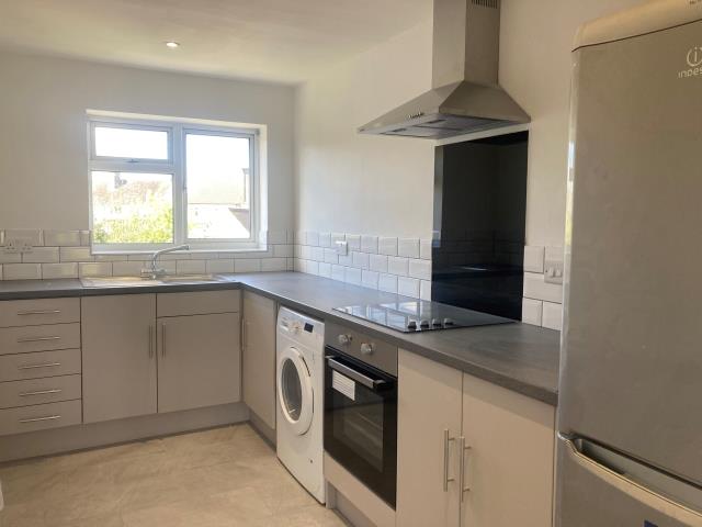 15b, Roosevelt Road, Witney photo 3