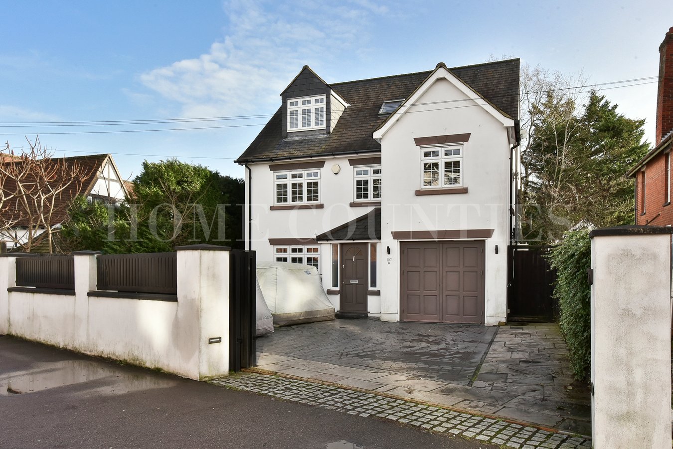 6 bedroom detached house for sale 0