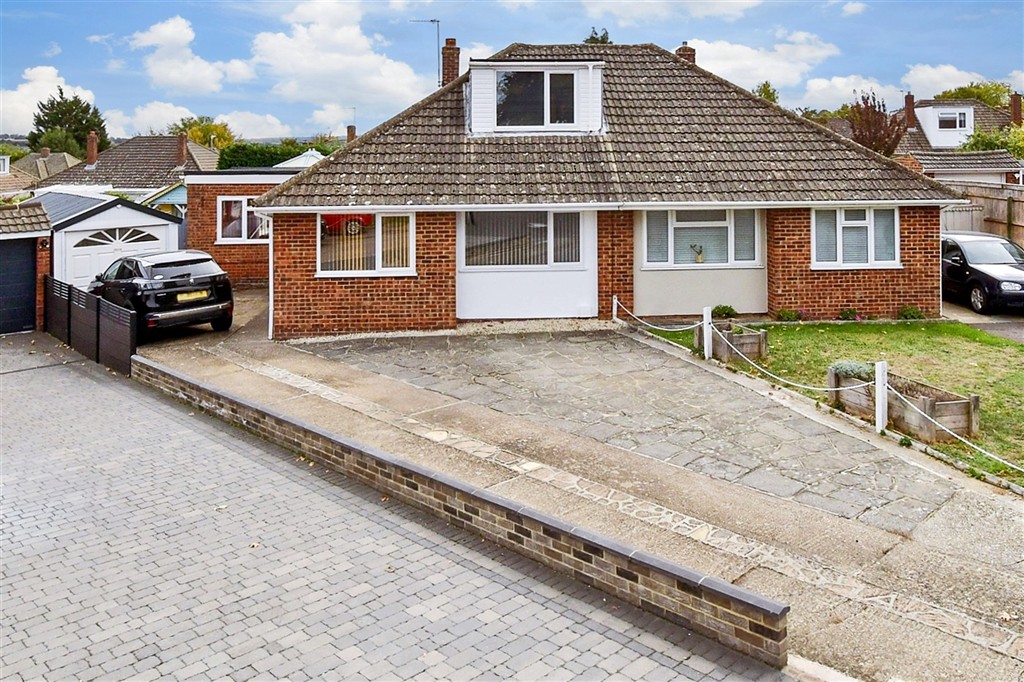 4 bed chalet for sale