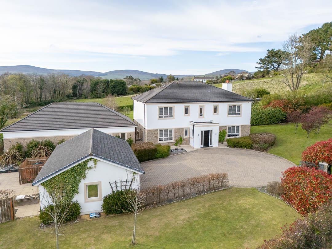 5 bedroom detached house for sale 0