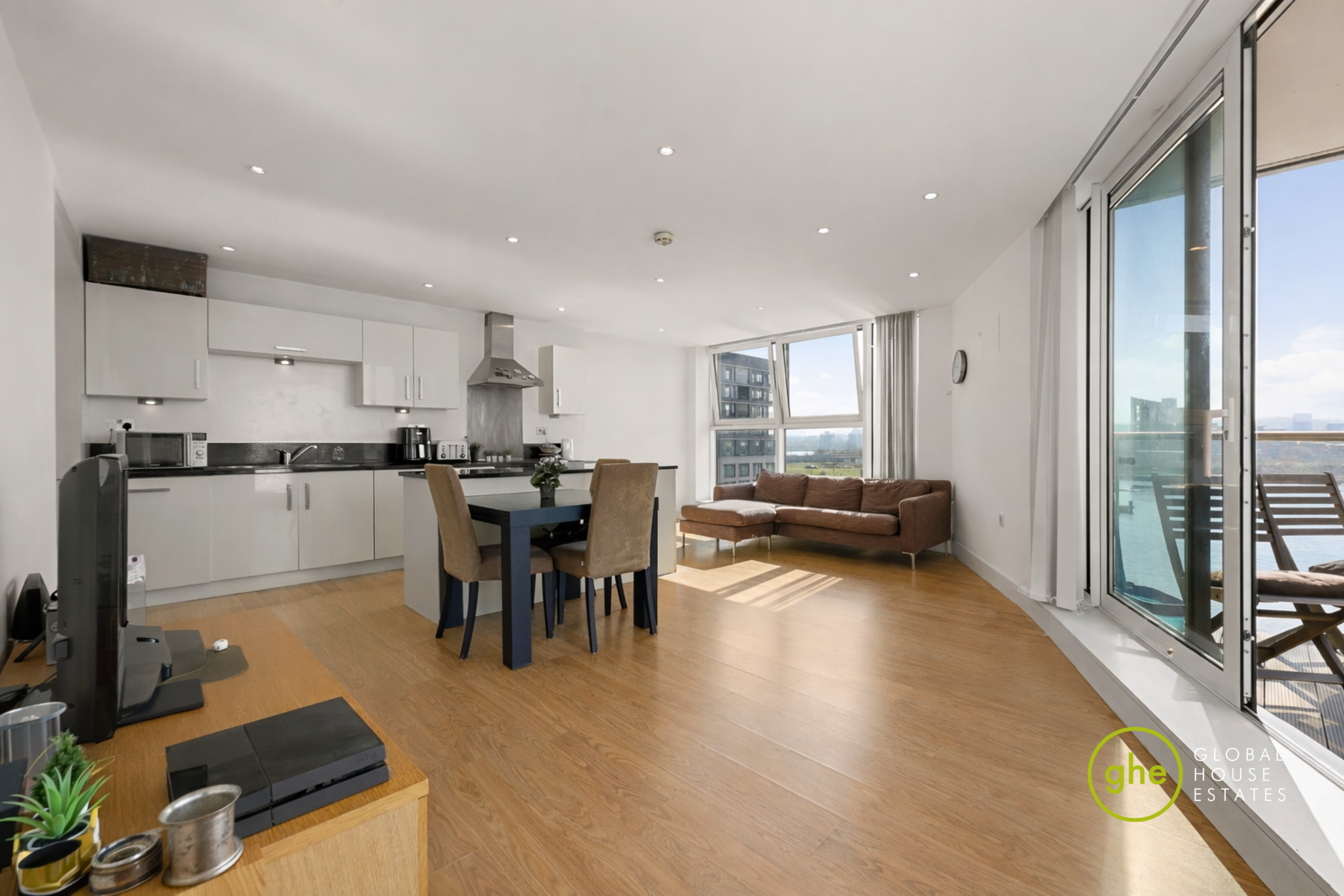 Flat 405 The Mast, 2 Albert Basin Way, Royal Docks photo 4