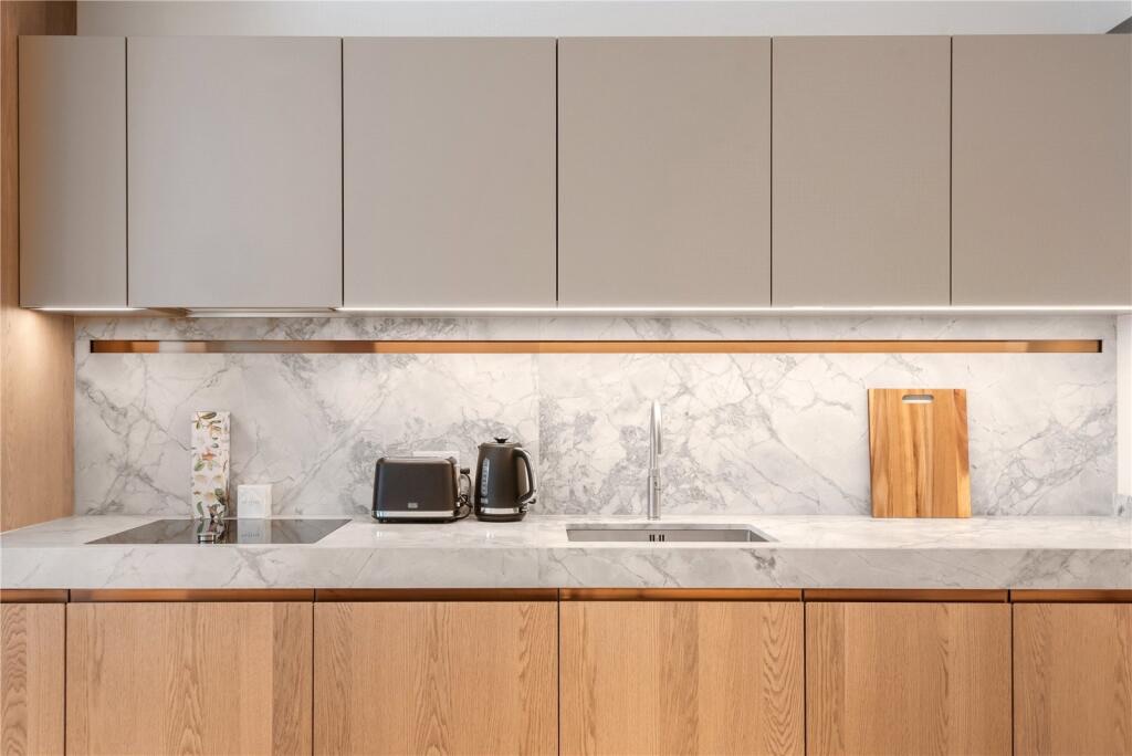 78 Falkland Road, London photo 5