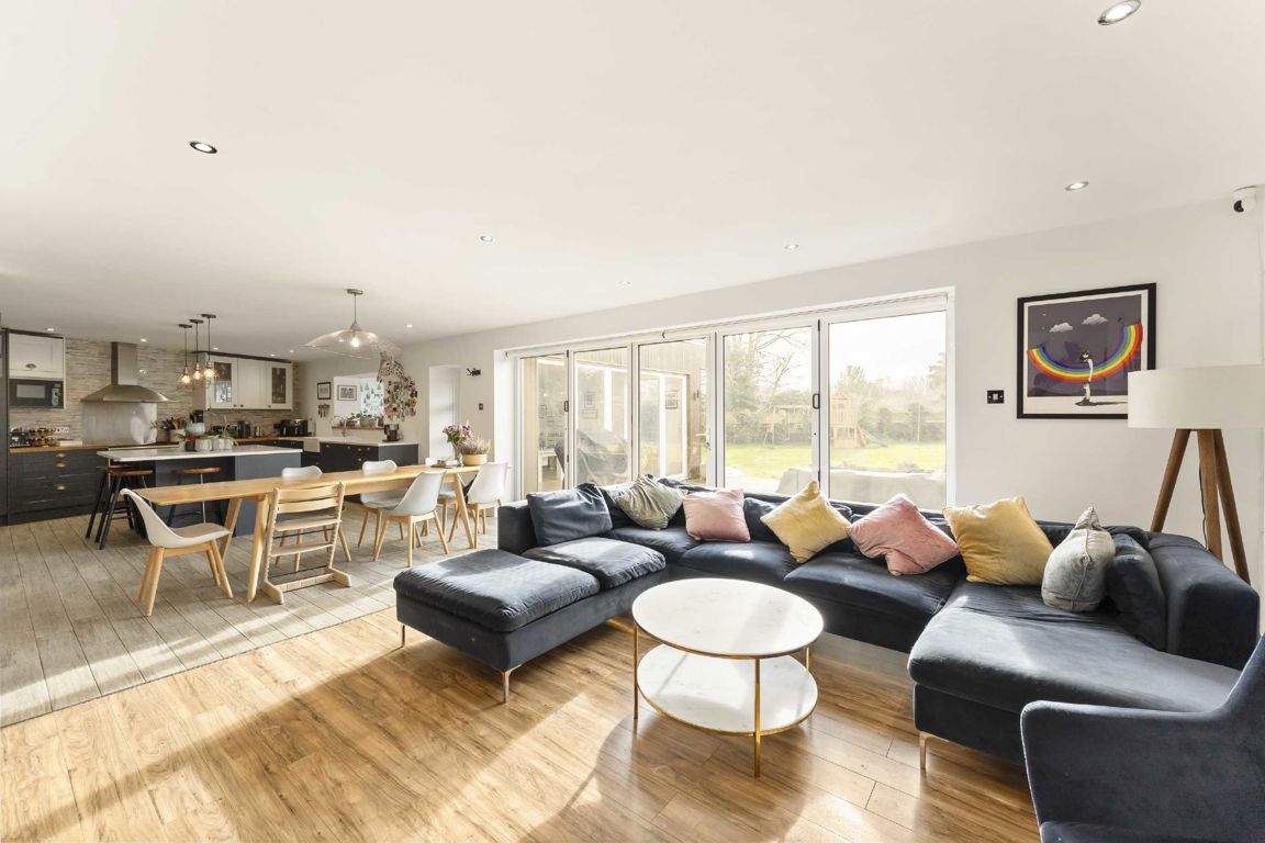 4 bedroom detached house for sale 0